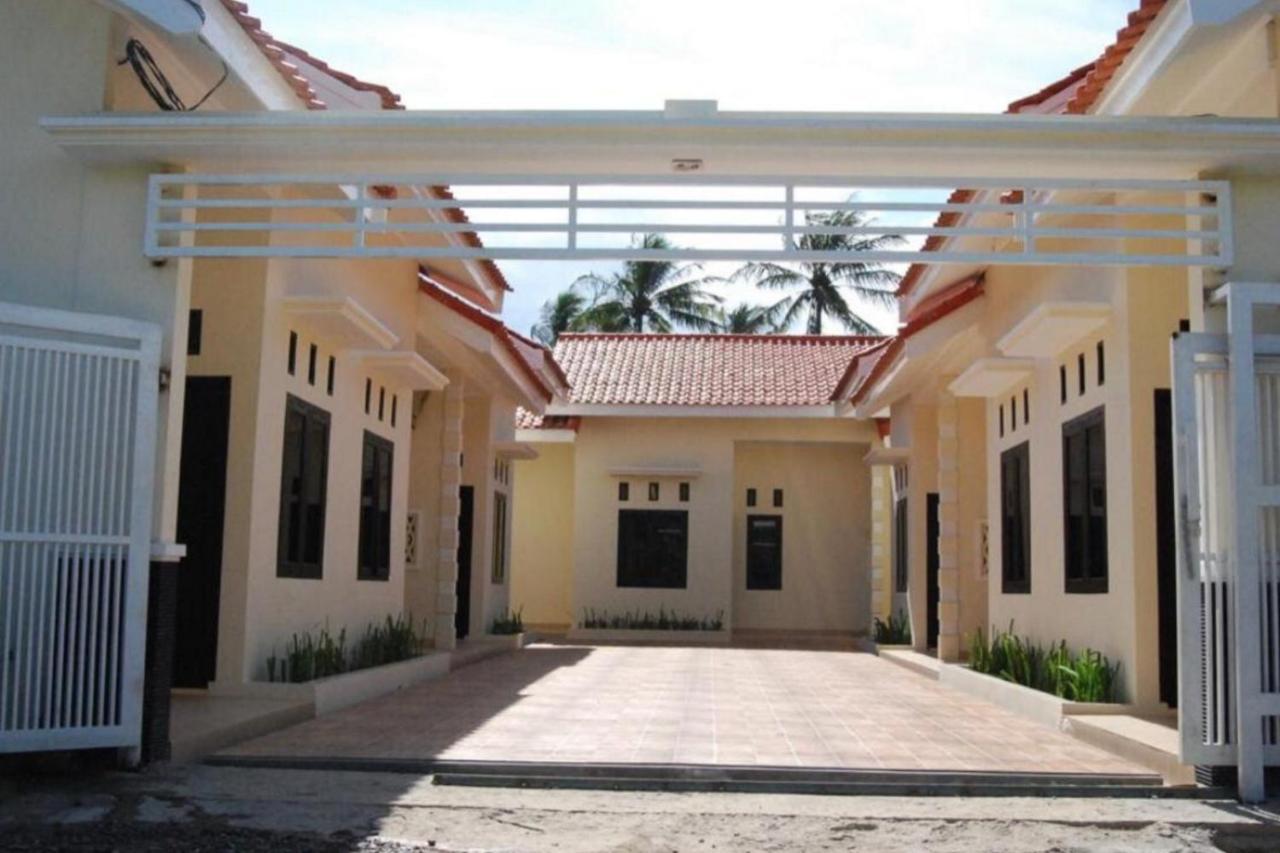 Guest House Dhome 1 Syariah Redpartner バンダールランプン エクステリア 写真