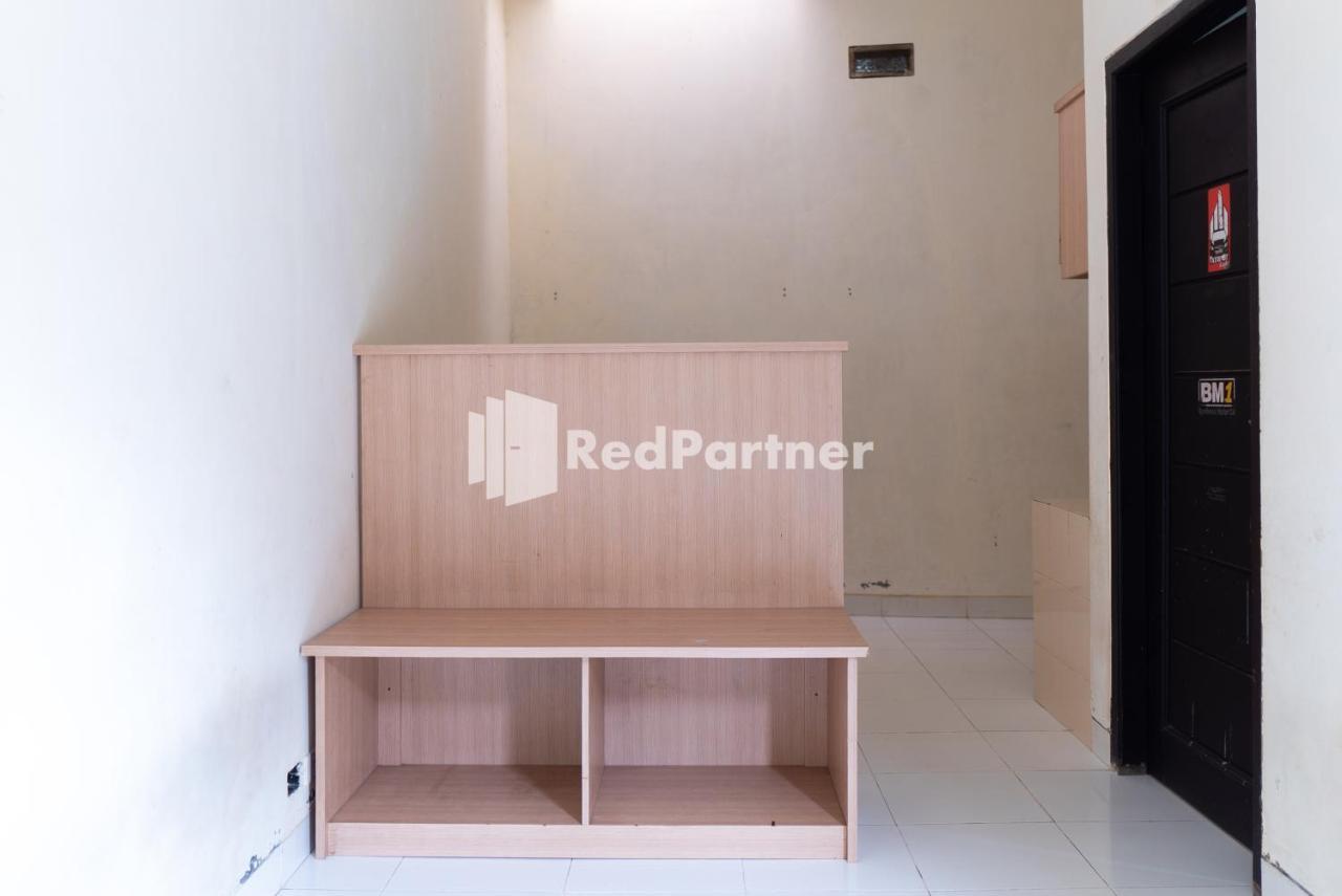 Guest House Dhome 1 Syariah Redpartner バンダールランプン エクステリア 写真